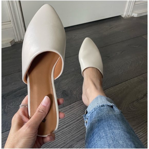 Off White Vegan Leather Slip on Flats Mules - Picture 6 of 6